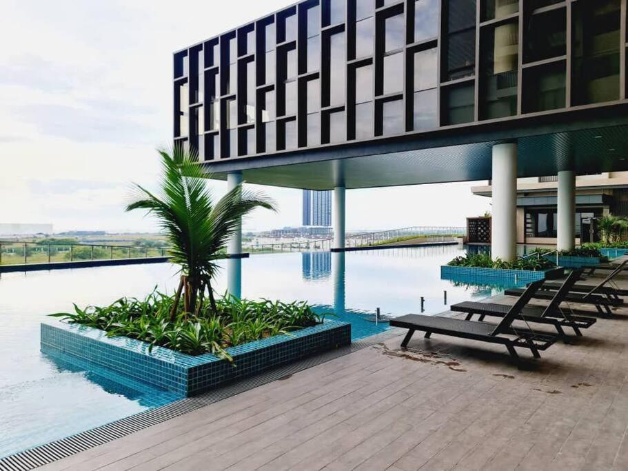 Apartment New! Bali 4-7pax @modern Style Malacca