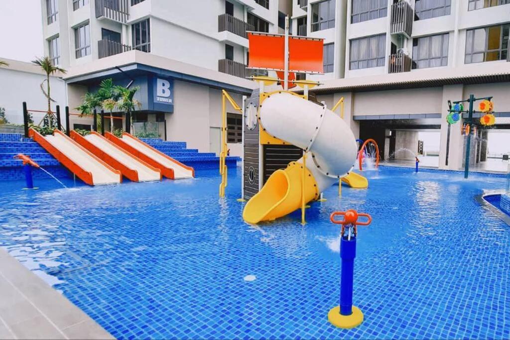 New! Bali 4-7pax @modern Style Apartment Malacca