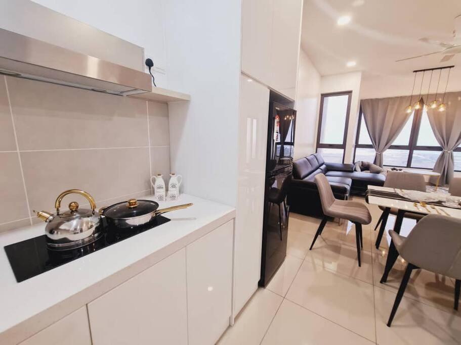Apartment New! Bali 4-7pax @modern Style Malacca